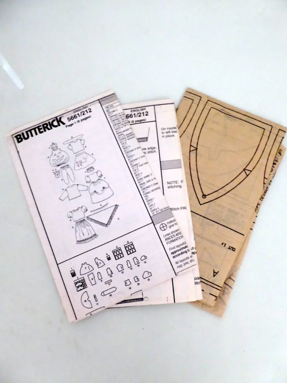NEW BUTTERICK 18” AMERICAN GIRL DOLL HALLOWEEN COSTUME PAPER PATTERNS (#5661)